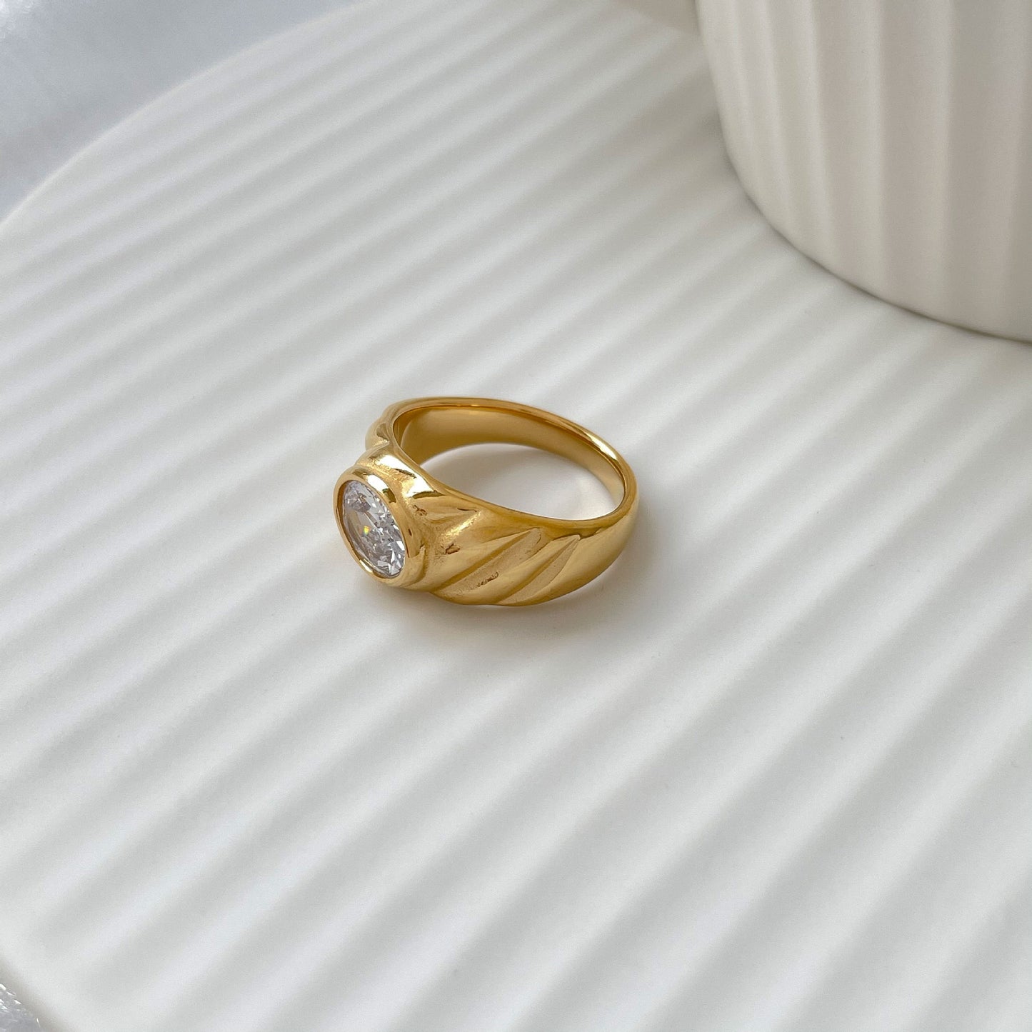 Women's Fashion Zircon Color Ring
