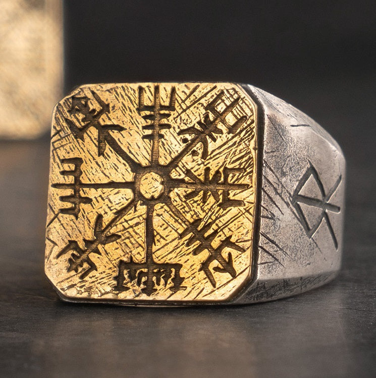Personalized Silver Viking Compass Ring in Retro Style
