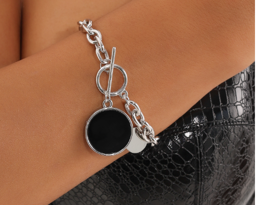 Universal Metal Aluminum Chain with Black Fritillaria Pendant