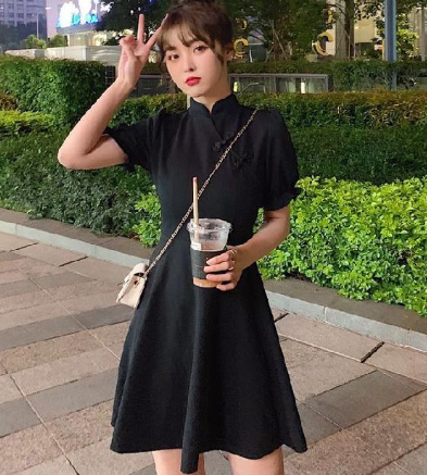 Vintage Qipao Dress with Stand Collar and Buttons