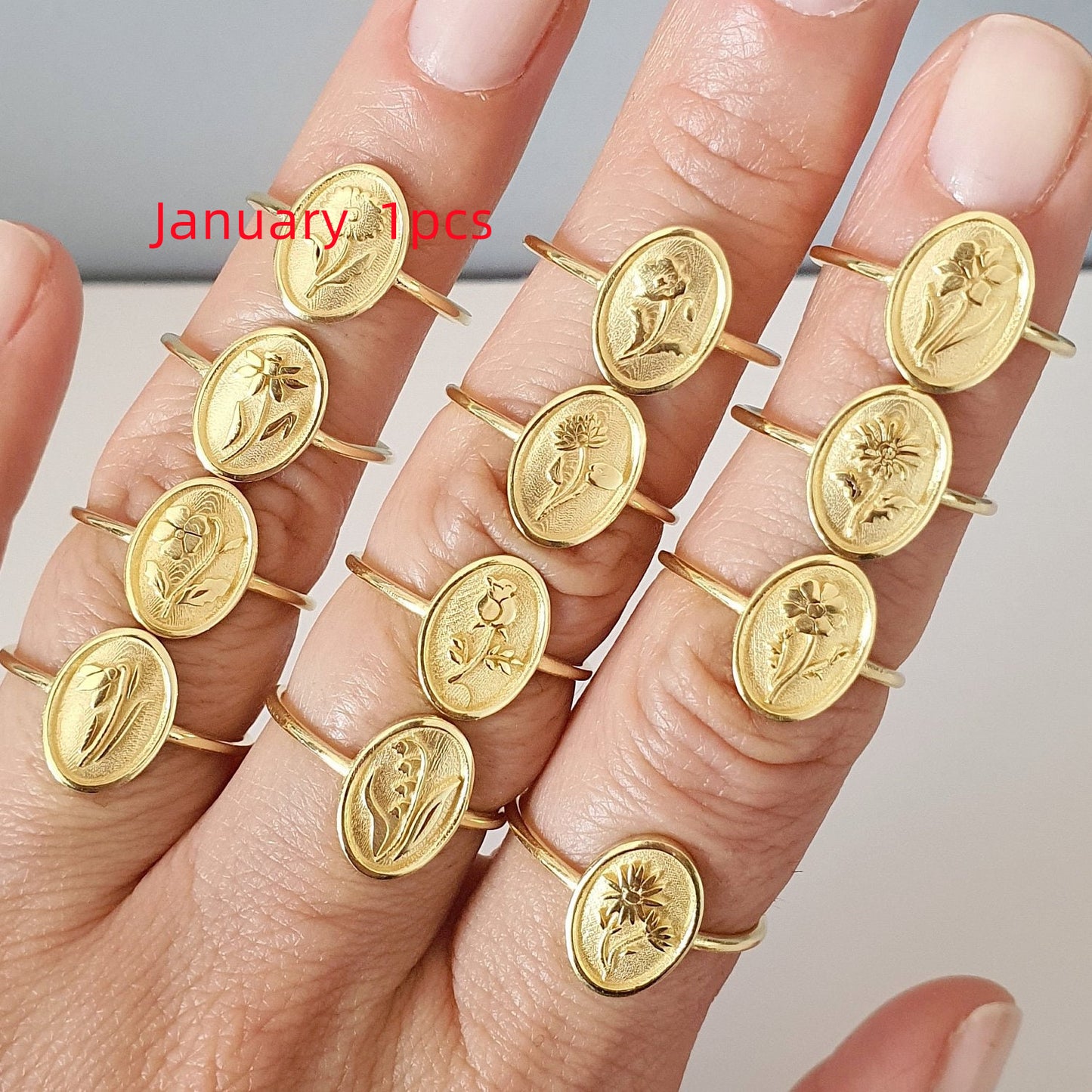 December Flower Ring with Fashionable Design
