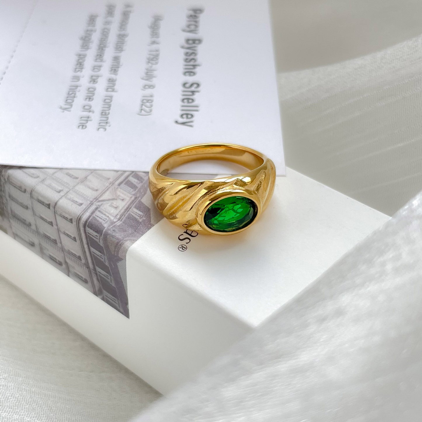 Women's Fashion Zircon Color Ring